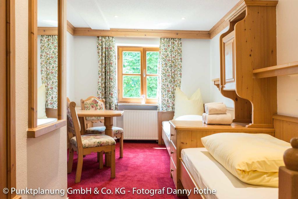 Alter Wirt Hotel Hechendorf am Pilsensee Exterior photo